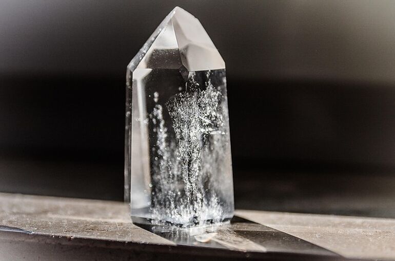 crystal-1685590_640